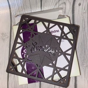 Scentsy Warmer Stand; New in Box